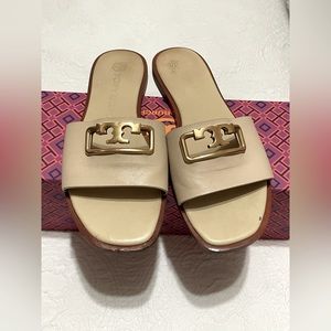 🚨🚨 TORY BURCH CREAM LEATHER SELVY SLIDE SANDALS